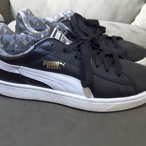 Puma sneakers
